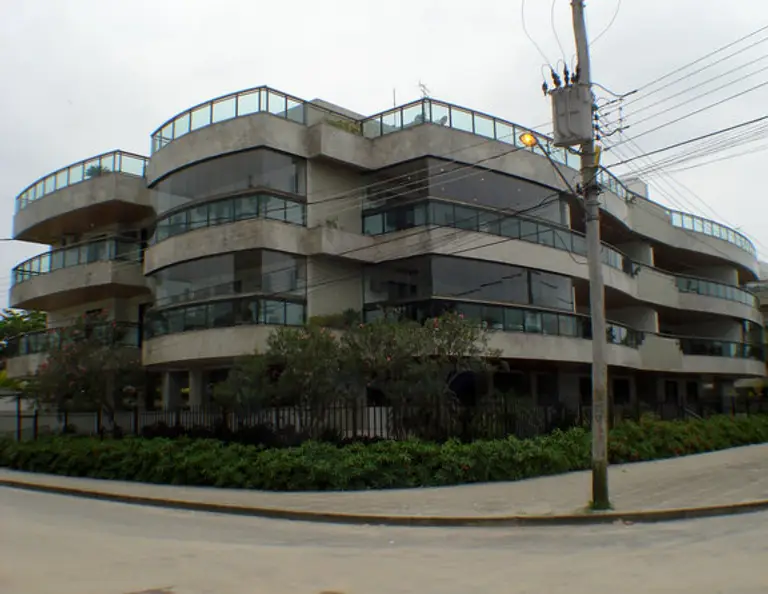 Fachada do Edificio Fiori Del Pontal
