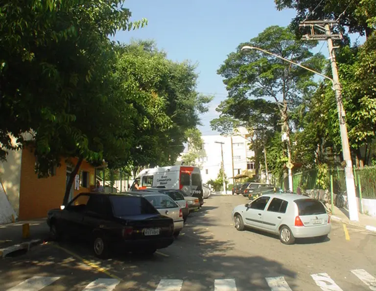 Fachada do Alto de Pinheiros 2001