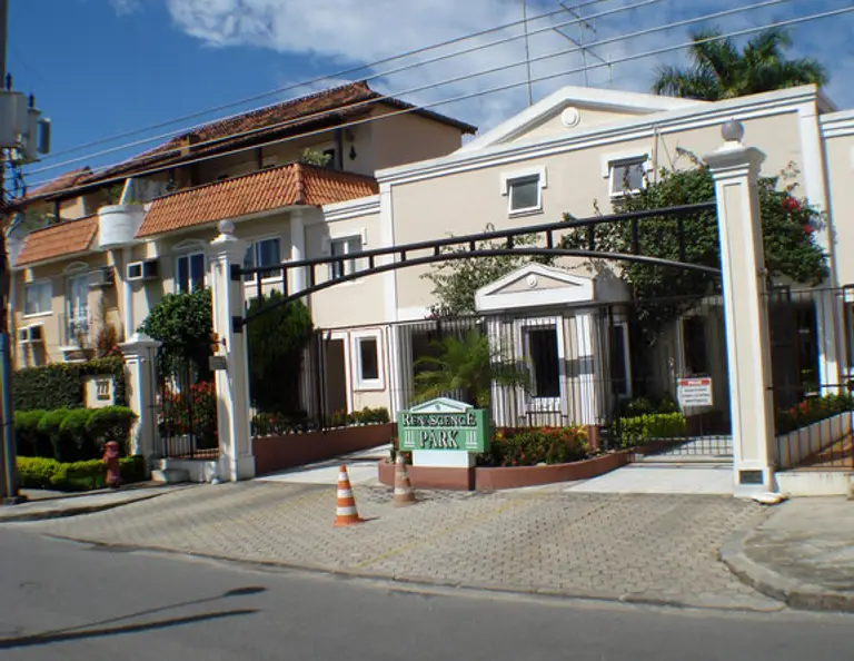 Fachada do Renascence Park