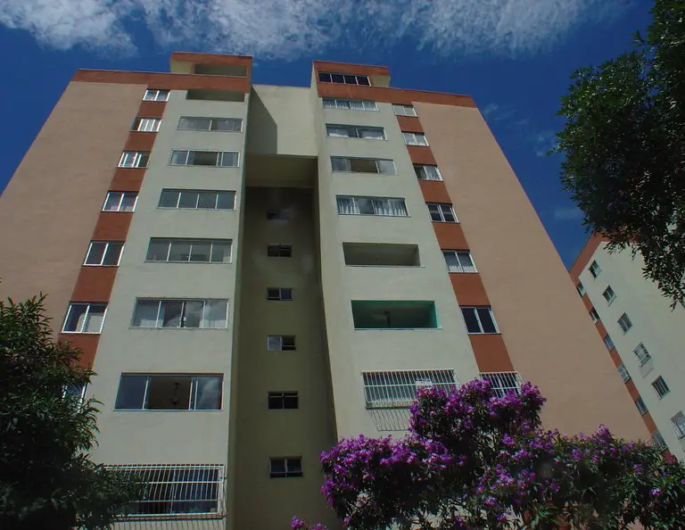 Fachada do Park Santa Ines/bouganville