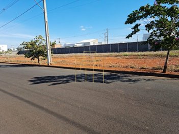 land_lot em Avenida Victor Alves Pereira, Novo Mundo - Uberlândia - MG