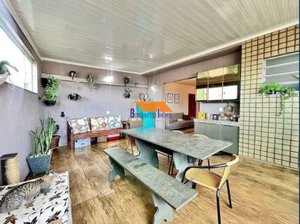 Apartamento com 3 quartos — Heliópolis, Belo Horizonte