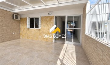 house em Rua Doutor Vitor Russomano, Areal - Pelotas - RS