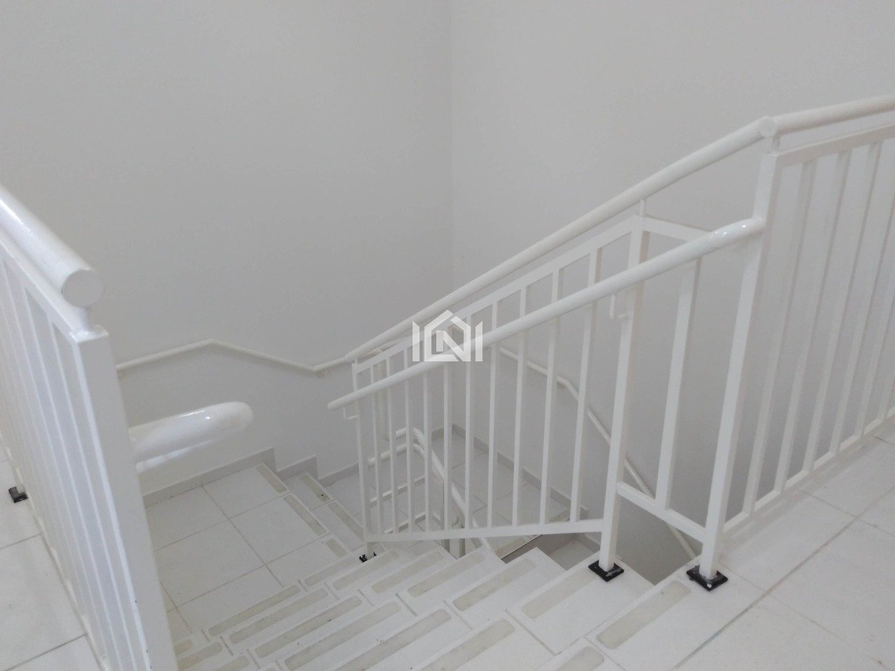 predio comercial Avenida São Camilo-escada para salas