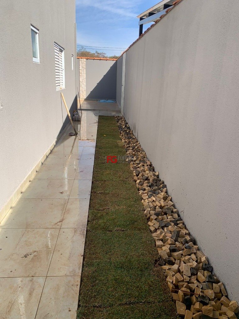 casa-jardinopolis-com-piscina-area-externa