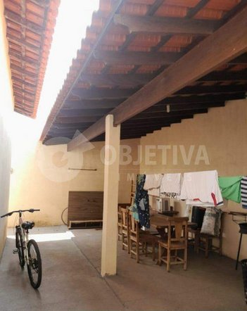 house em Rua Angélica Crosara Cherulli, Santa Luzia - Uberlândia - MG