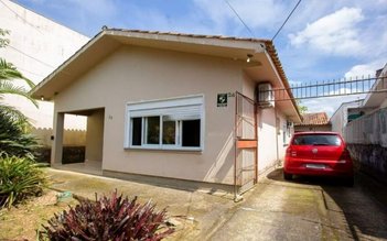 house em Rua Adib Teixeira Chedid, Centro - Gravataí - RS