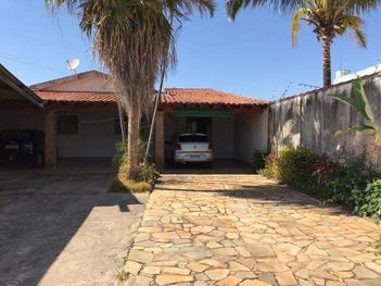 house em Rua Manoel Ascenço Batista, Santa Mônica - Uberlândia - MG