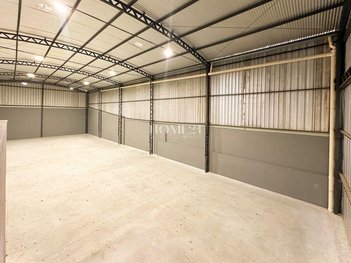 industrial em Rua Deputado Pinheiro Júnior, Umbará - Curitiba - PR