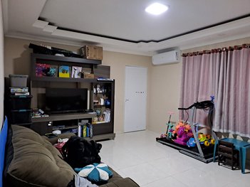 house em Rua Sérgio Porto, Loteamento Villa Branca - Jacareí - SP