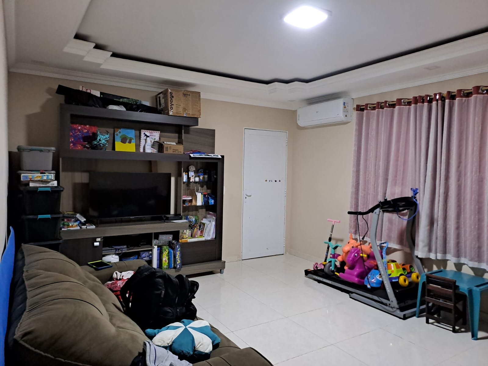 CASA T�RREA COM 2 DORMIT�RIOS NO VILLA BRANCA