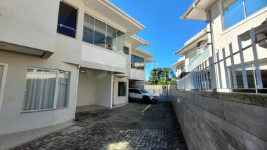 house em Rua Grumixama, Campeche - Florianópolis - SC