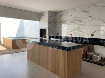 house em Rua Lydia Pereira Alves, Laranjeiras - Uberlândia - MG