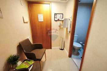 office em Estrada dos Três Rios, Freguesia (Jacarepaguá) - Rio de Janeiro - RJ