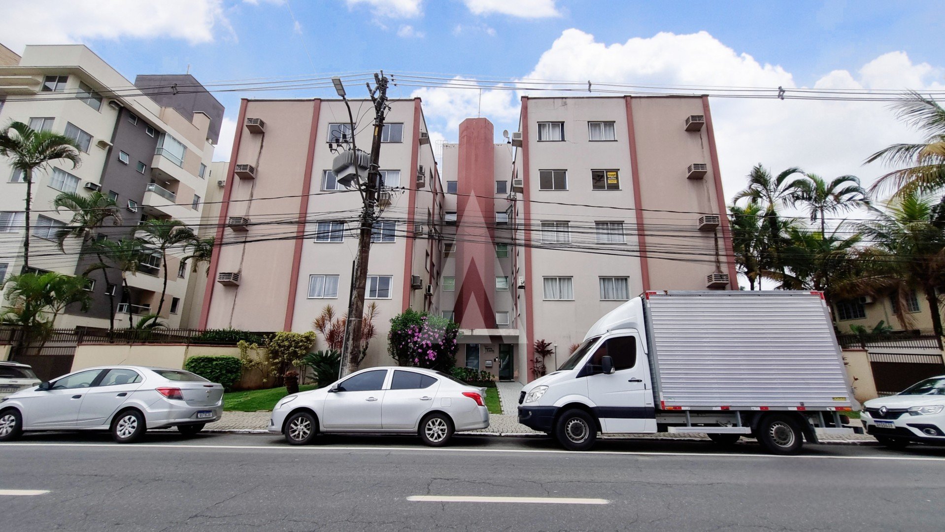FACHADA 1