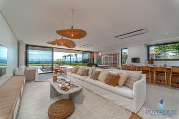 house em Rua Hercelina M. Vieira, Praia do Estaleiro - Balneário Camboriú - SC