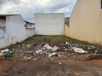 land_lot em Rua Cesarina Lima Camargo, Pacaembu - Londrina - PR