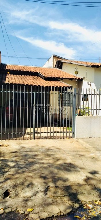 house em Rua Charles Lindemberg, Califórnia - Londrina - PR