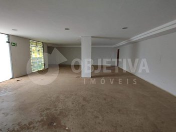 business em Avenida João Naves de Ávila, Saraiva - Uberlândia - MG