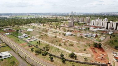 land_lot em Avenida Vereador Carlito Cordeiro, Laranjeiras - Uberlândia - MG