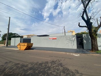 industrial em Rua Henrique Dias, Vila Fujita - Londrina - PR