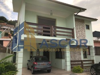 house em Avenida Governador Jorge Lacerda, Costeira do Pirajubaé - Florianópolis - SC