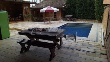 commercial_building em Rua Alice Herve, Bingen - Petrópolis - RJ