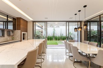 house em Rua Luiz Kula, Santo Inácio - Curitiba - PR