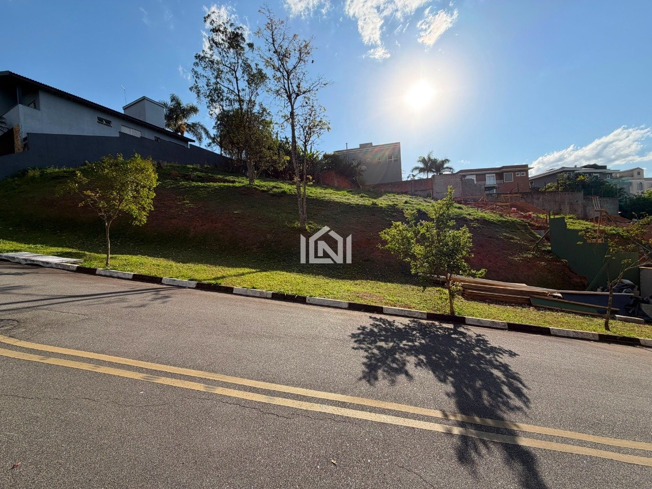 terreno a venda no condominio parque das artes