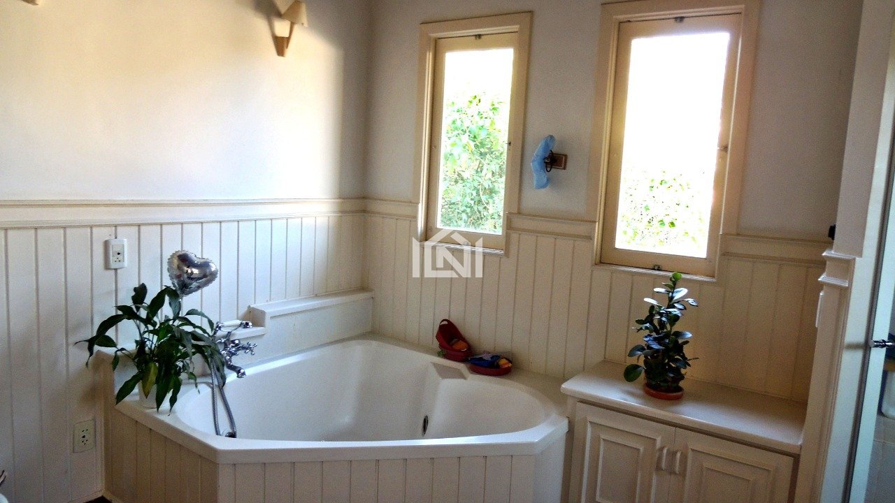 casa a venda na Granja Viana -  banheira hidro suite master