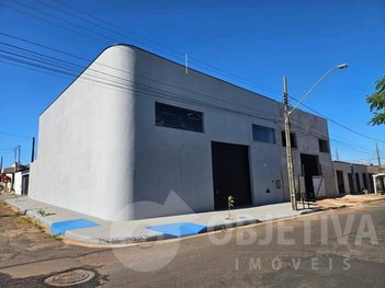 industrial em Avenida Serra Bodoquena, Laranjeiras - Uberlândia - MG