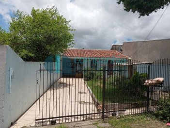 house em Rua Atílio Pioto, Uberaba - Curitiba - PR