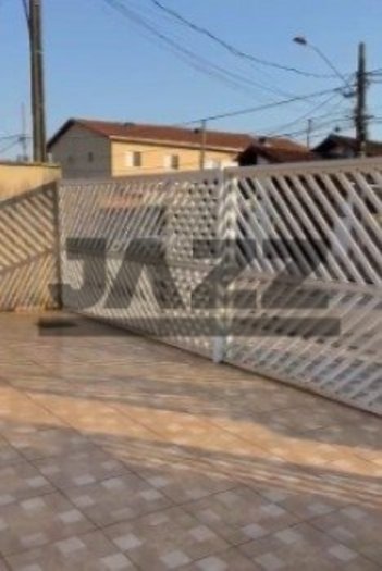 house em Rua Vanivaldo Gomes de Aragão, Princesa - Praia Grande - SP