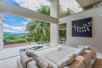 house em Avenida Rodesindo Pavan, Praia do Estaleiro - Balneário Camboriú - SC