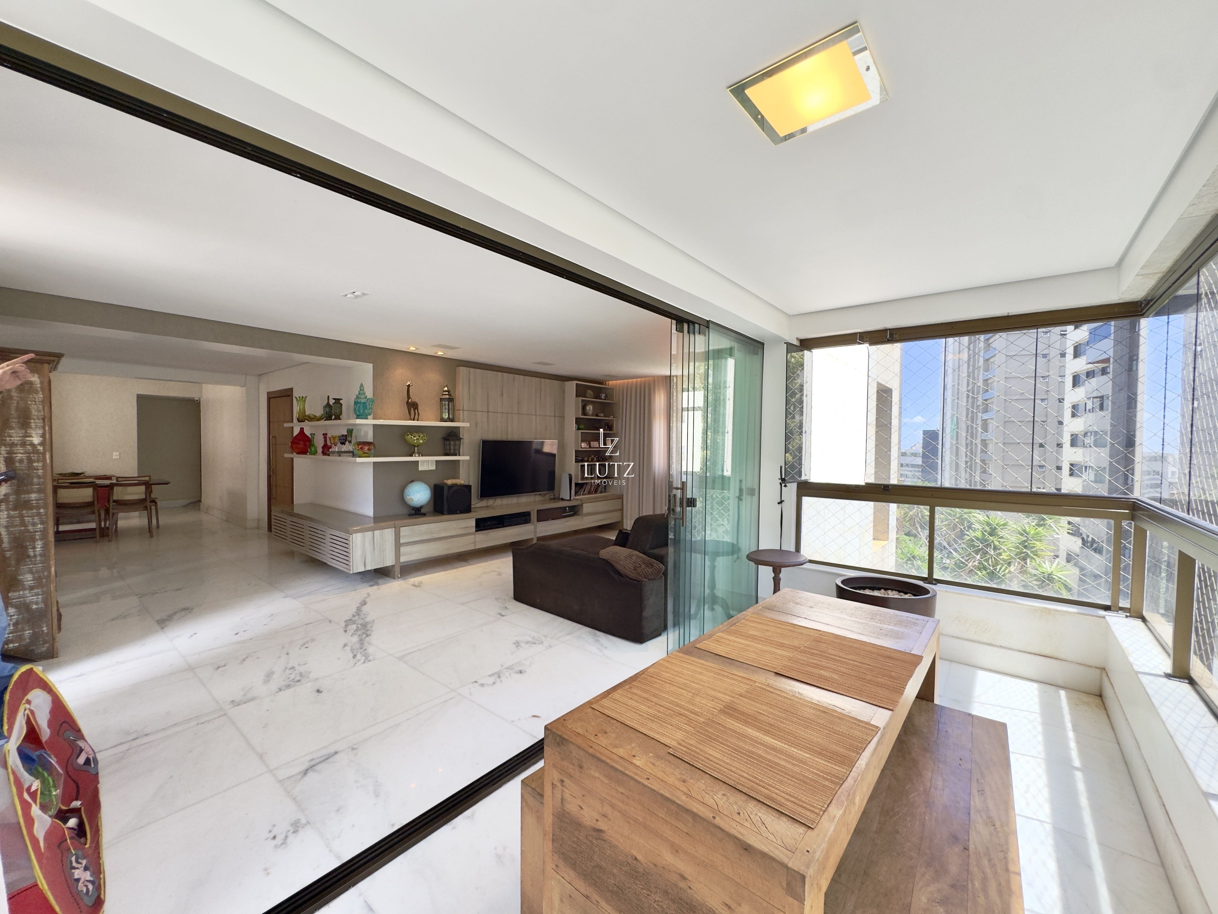 Apartamento com 4 quartos — Sion, Belo Horizonte