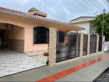 house em Rua Paraguai, Nações - Balneário Camboriú - SC
