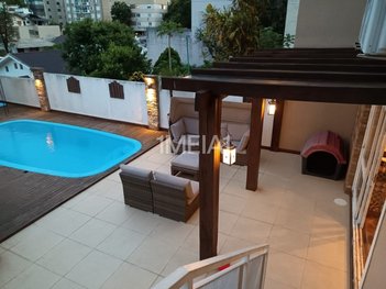 house em Rua Luzitana, Higienópolis - Porto Alegre - RS