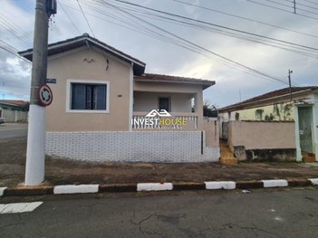 house em Rua Doutor José Ribeiro do Valle, Centro - Guaxupé - MG