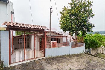 house em Rua Cunha Neto, Nonoai - Porto Alegre - RS