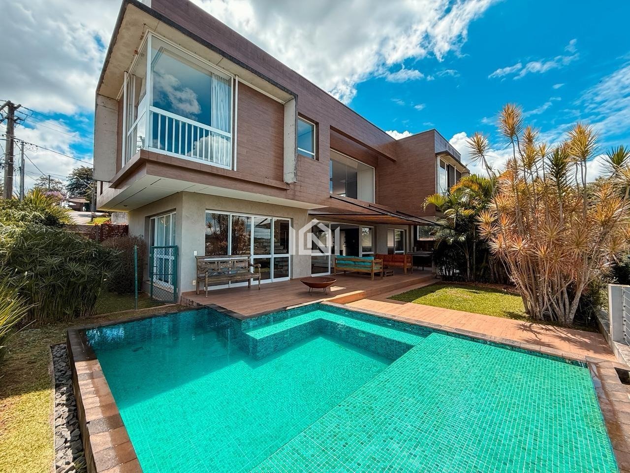 casa a venda no condominio golf village - piscina