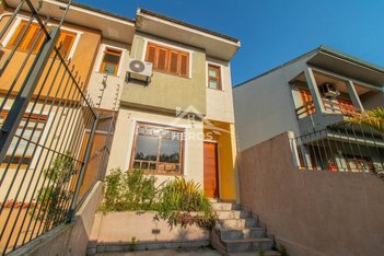 house em Rua Ilari Arlindo Basei, Guarujá - Porto Alegre - RS