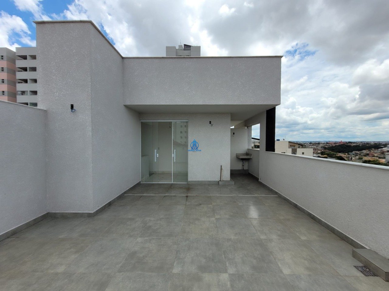 Cobertura com 2 quartos — Heliópolis, Belo Horizonte