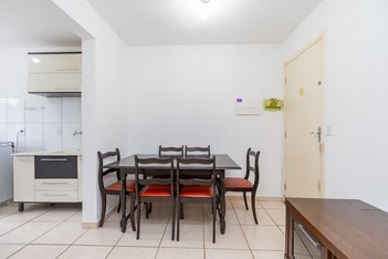 apartment em Rua Thereza Lopes Skroski, Santa Cândida - Curitiba - PR