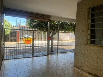 house em Rua Vinte e Um de Abril, Vila Tibério - Ribeirão Preto - SP