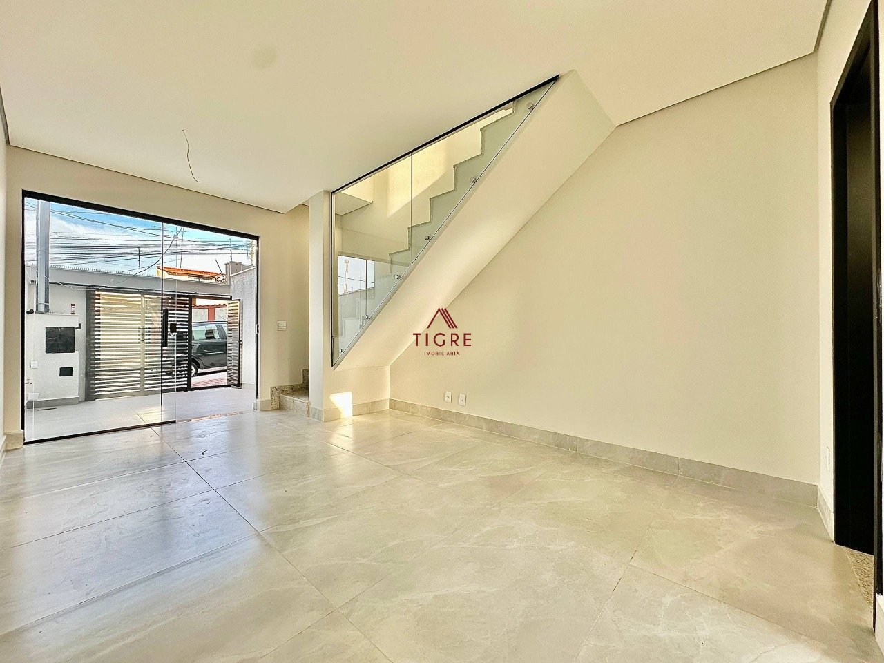 Casa com 2 quartos — Planalto, Belo Horizonte