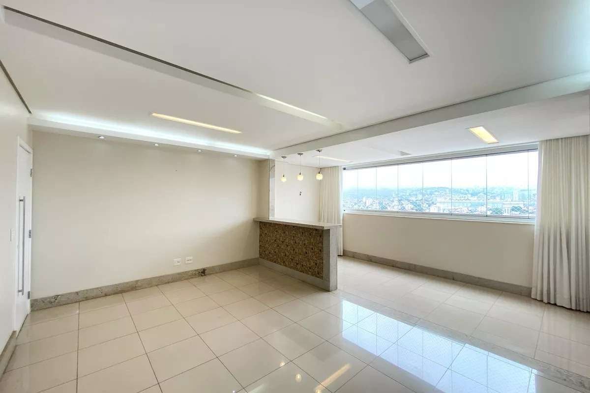 Apartamento com 4 quartos — Sagrada Família, Belo Horizonte