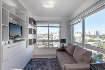 apartment em Valdir Antônio Lopes, Três Figueiras - Porto Alegre - RS