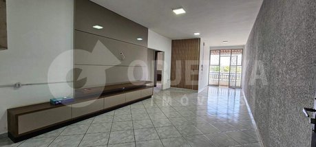 apartment em Rua Luís Lourenço Simioni, Jardim Patrícia - Uberlândia - MG