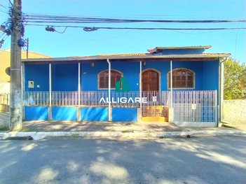 house em Rua Coronel Saturnino de Alcântara, Centro - Pouso Alegre - MG