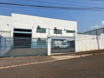 industrial em Rua Antonio Piovesan, Alpes - Londrina - PR